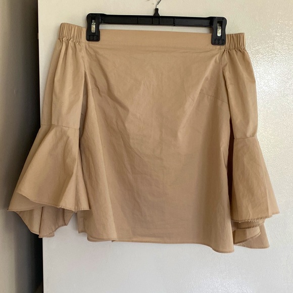 JENNIFER LOPEZ OFF THE SHOULDER TOP - Picture 2 of 5